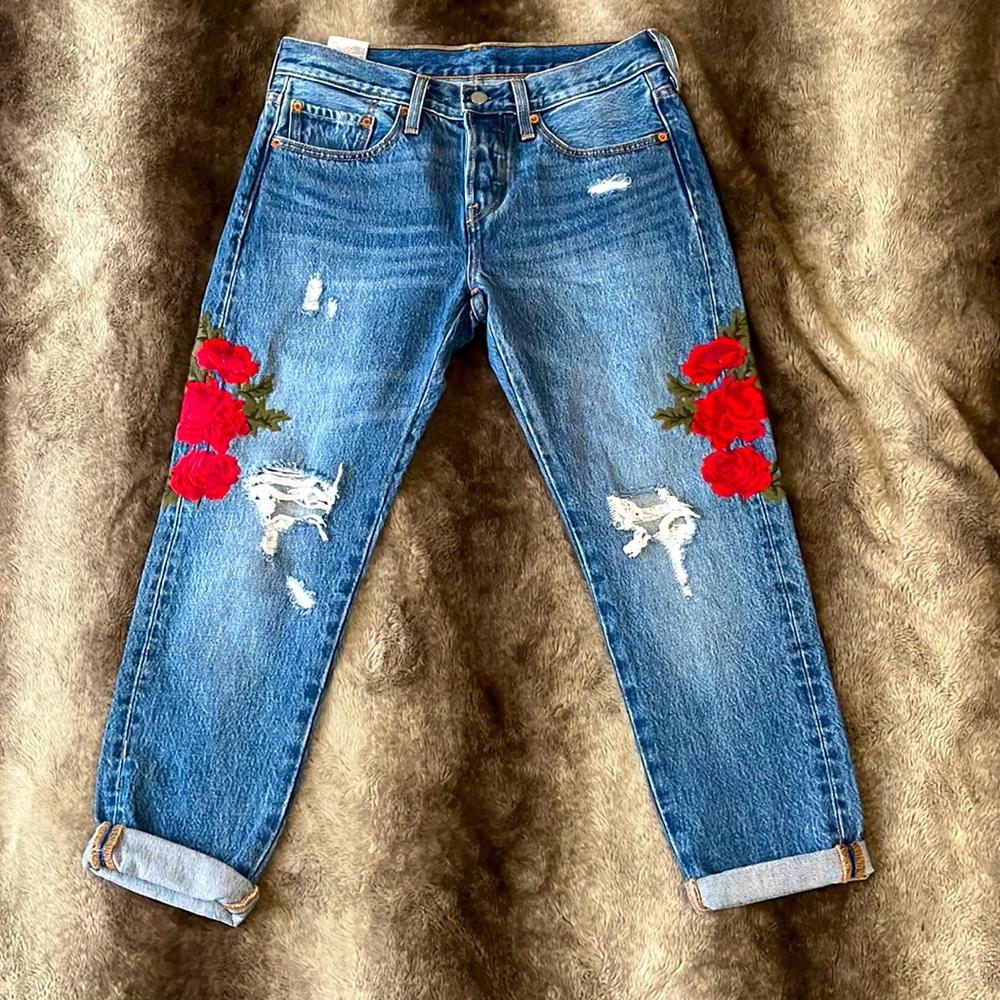 Levi’s cropped/embroidered 501 jeans sz 26 NWOT